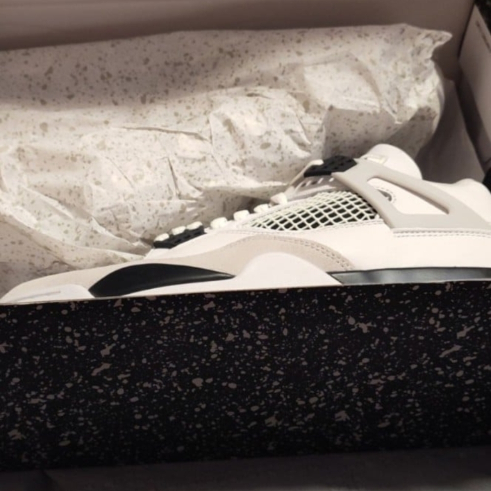 Men's size 10 Jordan 4 Military Black - Picture 2 of 15